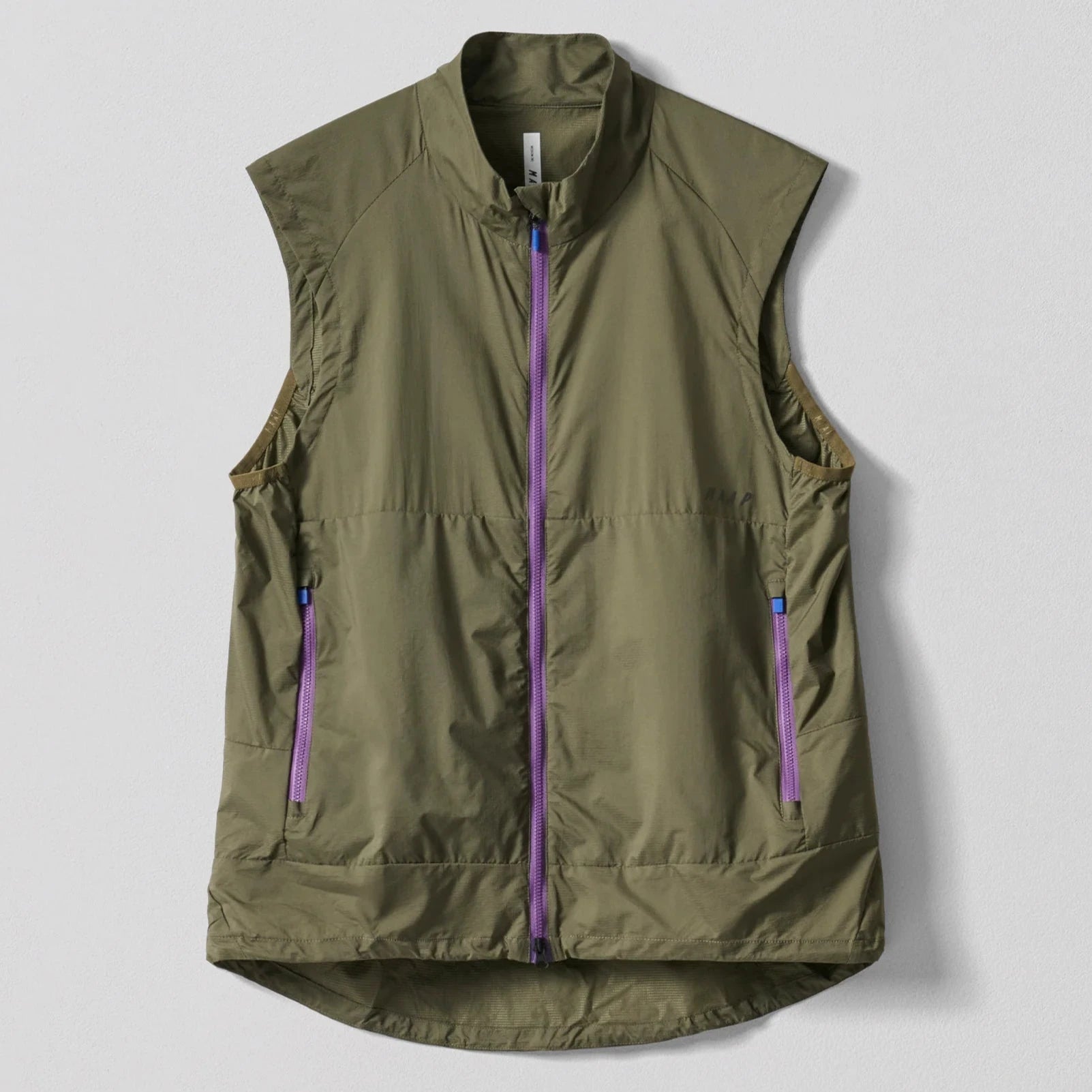 Cycling jacket with ergonomic shell-Gilet Maap Alt_Road Wind - Verde