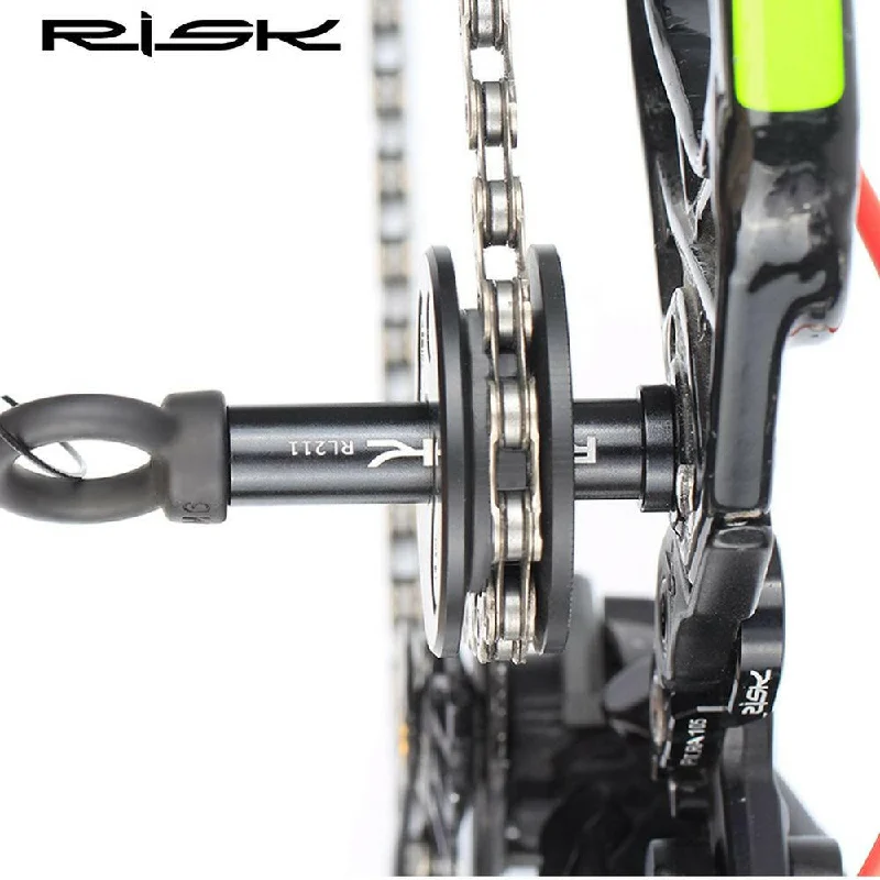 Cycling shorts with adjustable lining-Bike Chain Clean Keeper Tool With Quick Release Lever For Barrel/12mm Bucket Shaft Frame Bicycle Chain Washing Holder